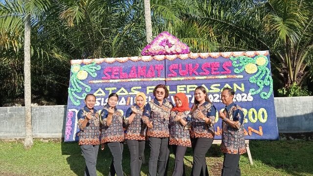 Haru dan Penuh Khimad Perpisahan Siswa Kelas VI SD Negeri 095200 Afd K Balimbingan
